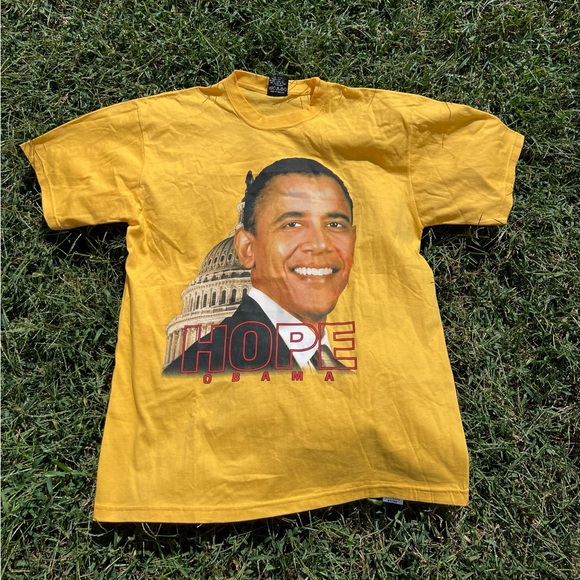Vintage Barack Obama Hope T-Shirt Yellow size Large 2009 - Picture 1 of 3